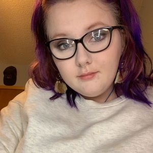 Meet your Posher, Caitlyn